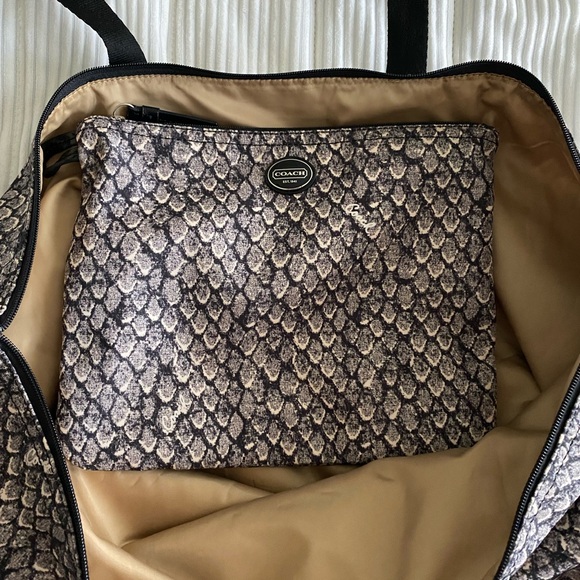 Coach Large Weekender Tote PACKABLE Luggage 2 piece set NEW Cosmetic/ sm pouch - Picture 7 of 8